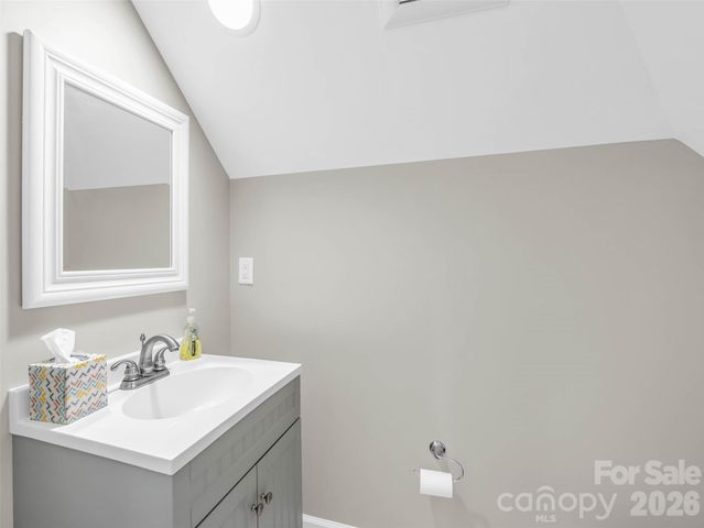 930 Big Raven Lane, Saluda, NC 28773