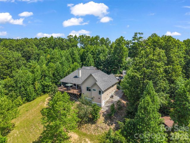930 Big Raven Lane, Saluda, NC 28773