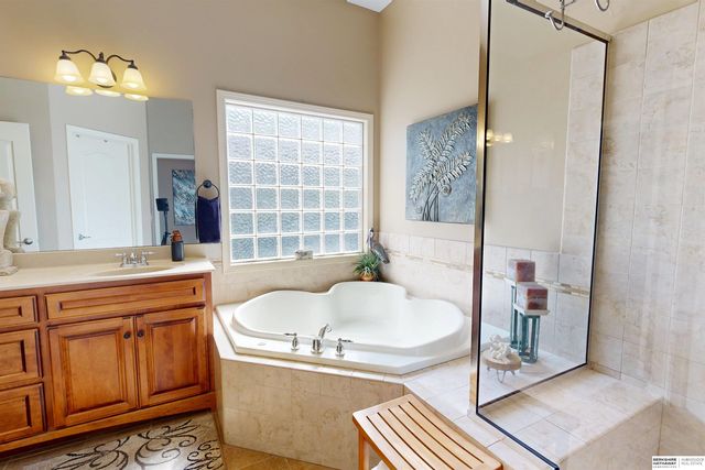 7417 S 168th Avenue, Omaha, NE 68136