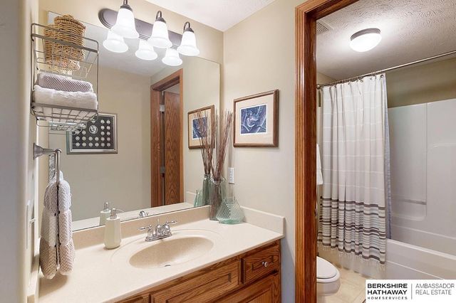 7417 S 168th Avenue, Omaha, NE 68136