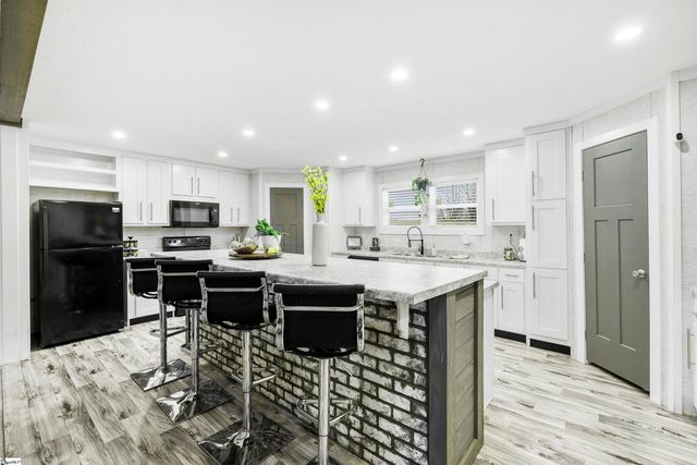 4301 N Old State Hwy 14, Greer, SC 29651