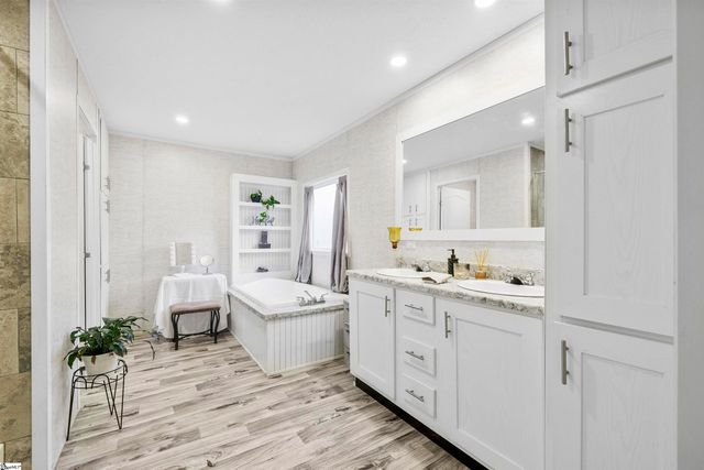 4301 N Old State Hwy 14, Greer, SC 29651