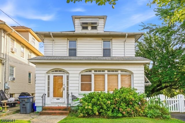 260 W Franklin St, Bound Brook Boro, NJ 08805