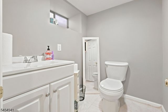 260 W Franklin St, Bound Brook Boro, NJ 08805