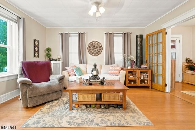 260 W Franklin St, Bound Brook Boro, NJ 08805