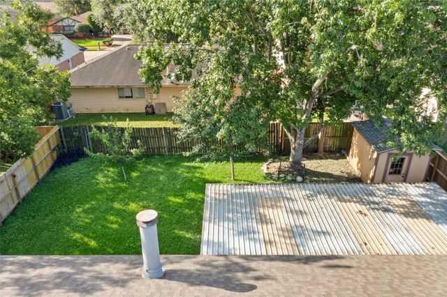 9910 Rustic Rock Road, La Porte, TX 77571