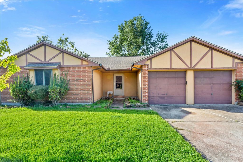 9910 Rustic Rock Road, La Porte, TX 77571