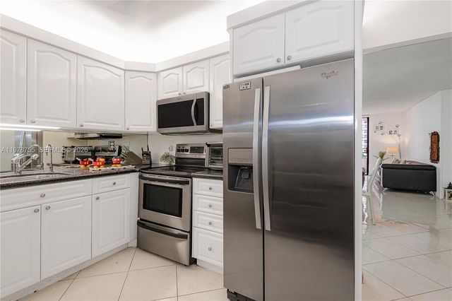 600 Three Islands Blvd 612, Hallandale Beach, FL 33009