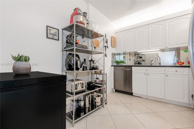 600 Three Islands Blvd 612, Hallandale Beach, FL 33009