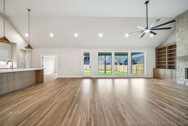 14271 S Delaware Place, Bixby, OK 74008