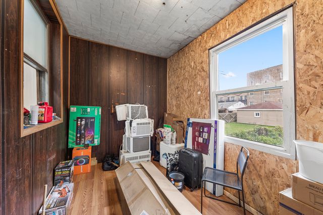 5037 W West End Avenue, Chicago, IL 60644