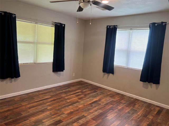 232 Railroad Drive, Mabank, TX 75147