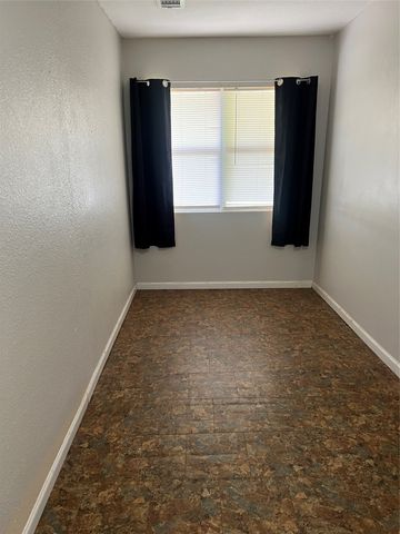 232 Railroad Drive, Mabank, TX 75147