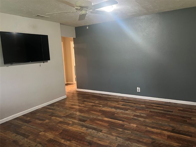 232 Railroad Drive, Mabank, TX 75147