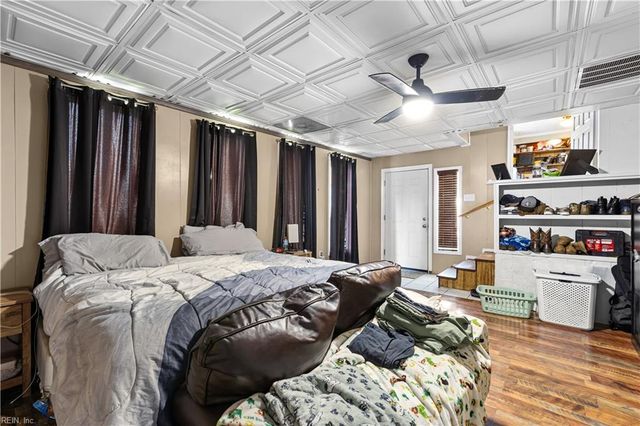 215 Castlewood RD, Portsmouth, VA 23702