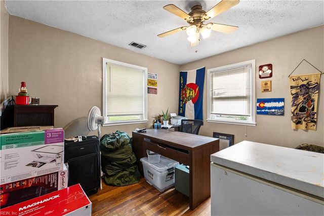 215 Castlewood RD, Portsmouth, VA 23702