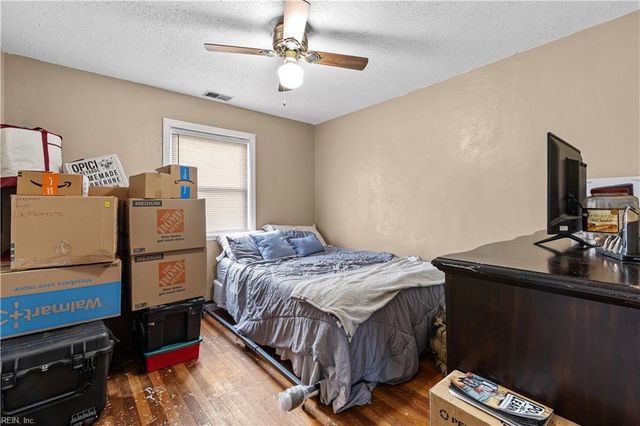 215 Castlewood RD, Portsmouth, VA 23702