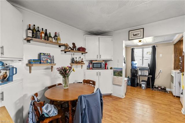 215 Castlewood RD, Portsmouth, VA 23702