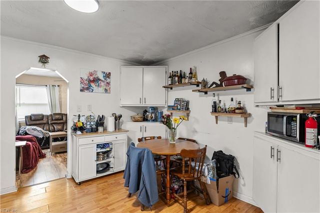 215 Castlewood RD, Portsmouth, VA 23702