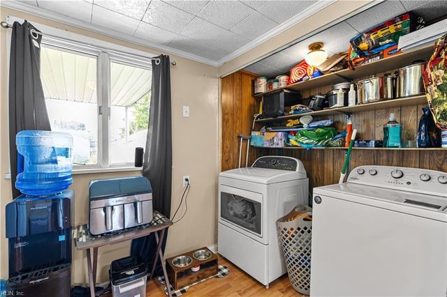 215 Castlewood RD, Portsmouth, VA 23702