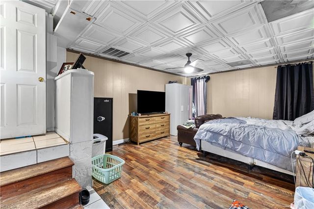 215 Castlewood RD, Portsmouth, VA 23702