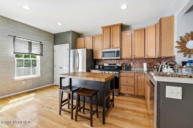 3 Michael Drive, Tinton Falls, NJ 07712