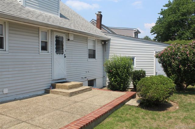120 N Terrace Place, Valley Stream, NY 11580