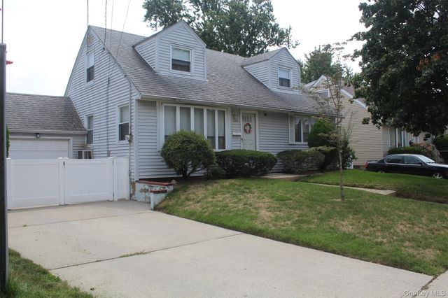 120 N Terrace Place, Valley Stream, NY 11580