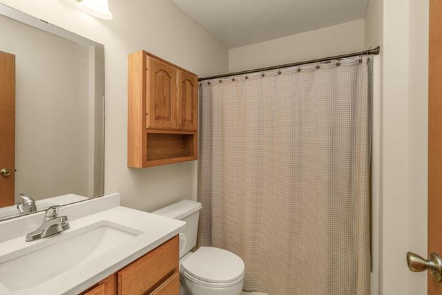 4693 Heather Ridge Road N, Oakdale, MN 55128