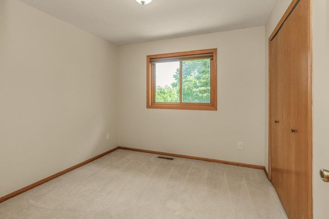 4693 Heather Ridge Road N, Oakdale, MN 55128