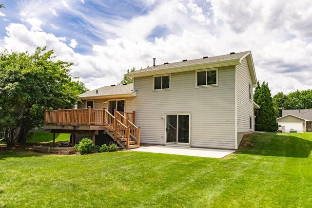 4693 Heather Ridge Road N, Oakdale, MN 55128