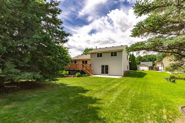 4693 Heather Ridge Road N, Oakdale, MN 55128