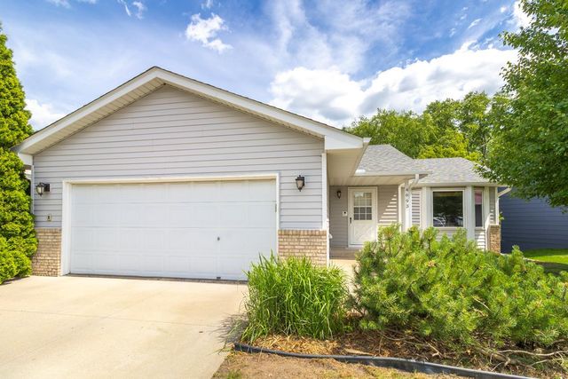 4693 Heather Ridge Road N, Oakdale, MN 55128