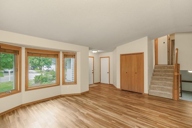4693 Heather Ridge Road N, Oakdale, MN 55128