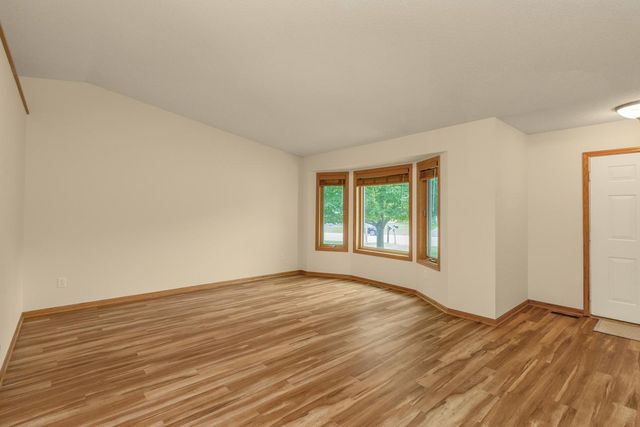 4693 Heather Ridge Road N, Oakdale, MN 55128