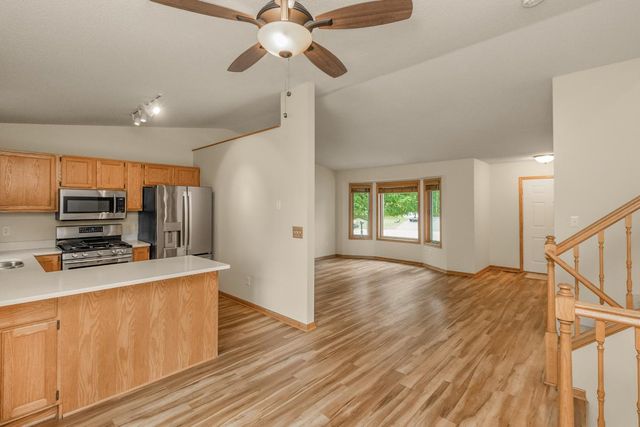 4693 Heather Ridge Road N, Oakdale, MN 55128