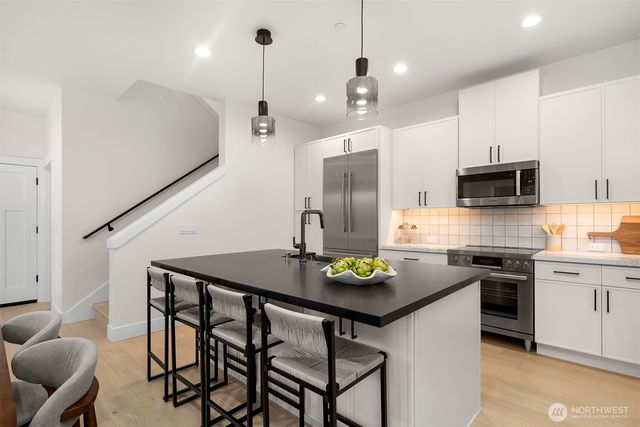 634 + 636 Eleventh Avenue, Kirkland, WA 98033