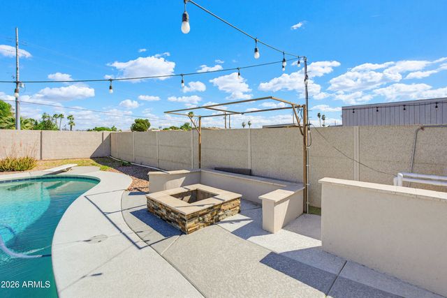 9521 N 43RD Drive, Glendale, AZ 85302