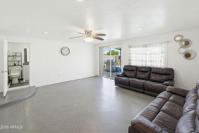 9521 N 43RD Drive, Glendale, AZ 85302