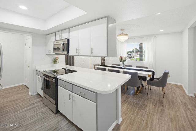 9521 N 43RD Drive, Glendale, AZ 85302