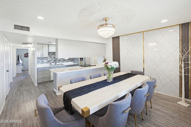 9521 N 43RD Drive, Glendale, AZ 85302