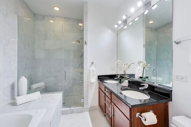 2726 W CORTEZ Street 1, Chicago, IL 60622