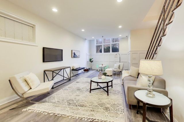 2726 W CORTEZ Street 1, Chicago, IL 60622