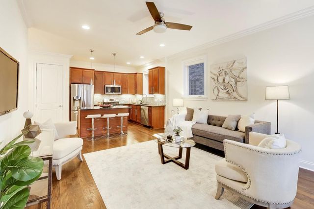 2726 W CORTEZ Street 1, Chicago, IL 60622