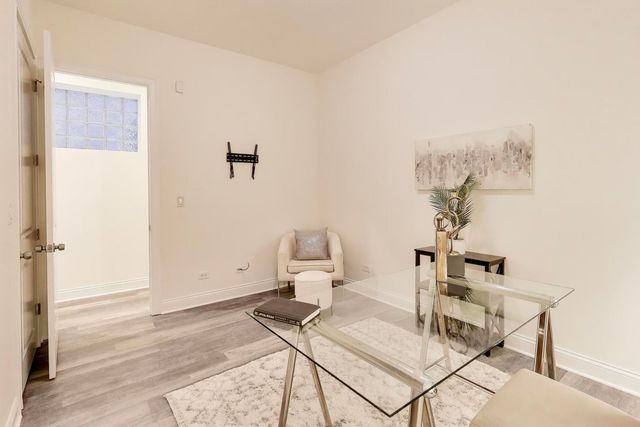 2726 W CORTEZ Street 1, Chicago, IL 60622