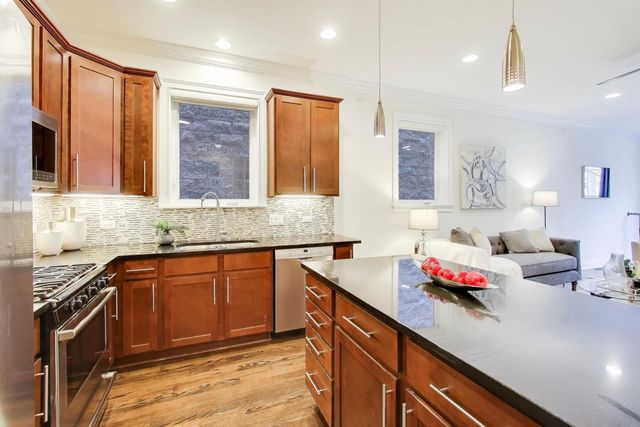 2726 W CORTEZ Street 1, Chicago, IL 60622