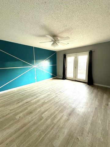 3907 Owen Street, Plainview, TX 79072