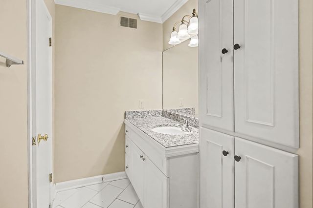 1011 Murfreesboro Rd Unit L10, Franklin, TN 37064