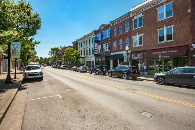 1011 Murfreesboro Rd Unit L10, Franklin, TN 37064