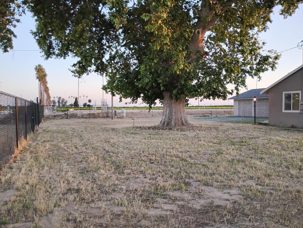 Image 14 of property listing at 2545 N Siskiyou Avenue, Kerman, CA 93630